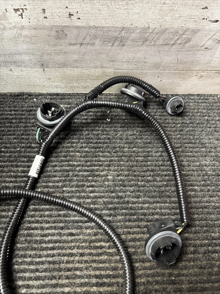 Genuine GM Driver Side Tail Lamp Wiring Harness 25958496 - Image 2 of 4