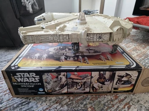 Kenner 1979 Millennium Falcon Plus Figures