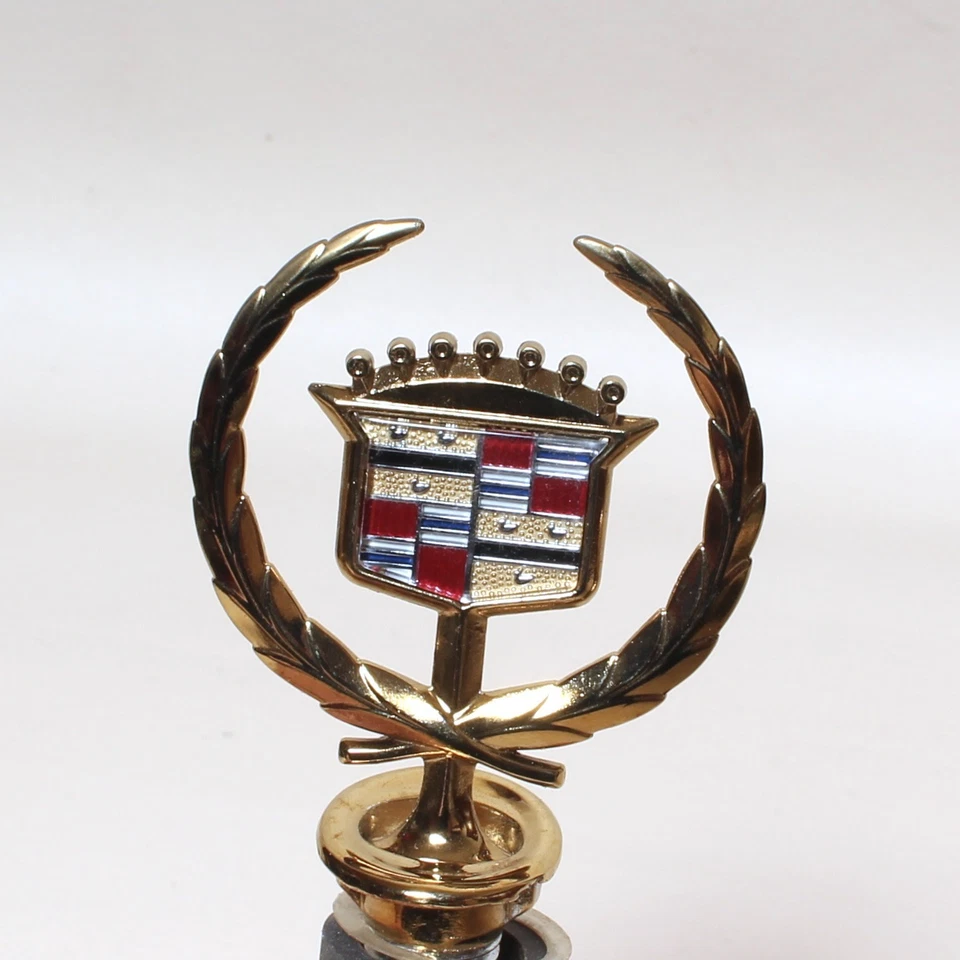 Cadillac Deville Fleetwood 1985-1993 adorno capó dorado 1621063 Foto 2 de 4