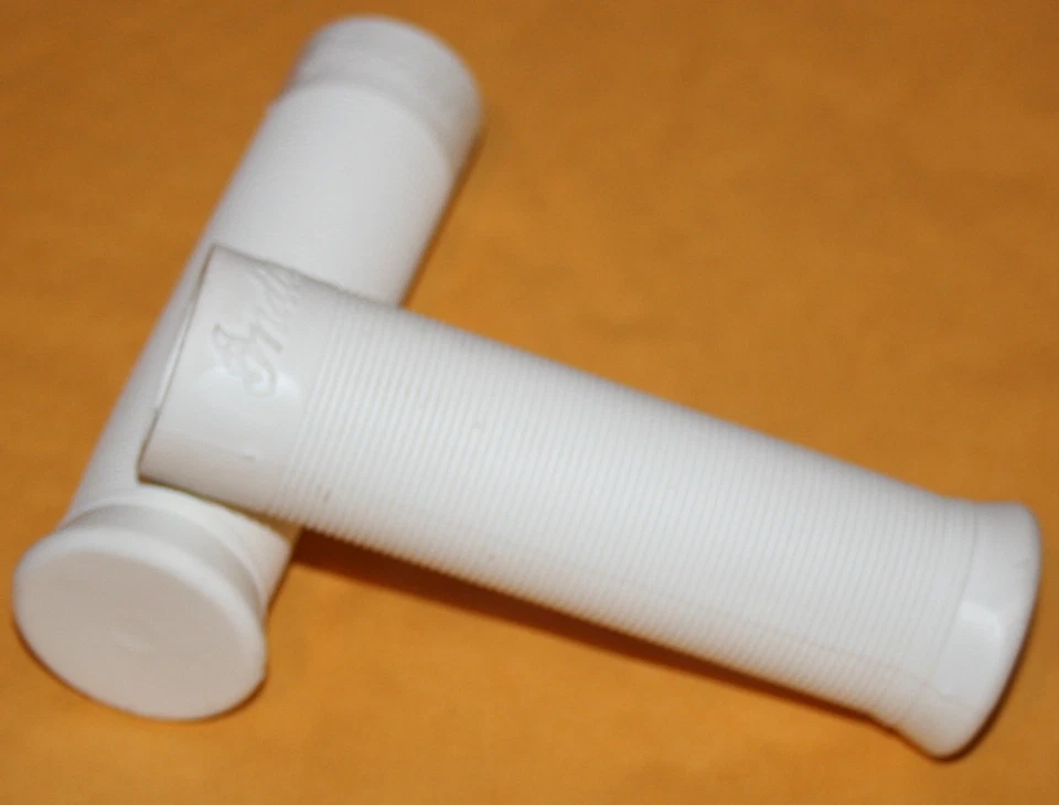 1" Indian Grips 1936-53 Chief Scout 4 Cylinder White  43086 (41 - Image 4 of 4