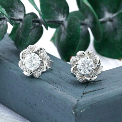 Round Simulated Diamond Women's Pretty Flower Stud Earring 14k White Gold Plated