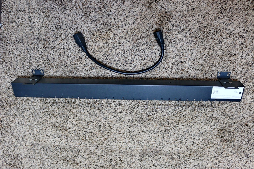 Server Rack Power Distribution or Expansion Unit PDU 24 Outlets CB-24V2-C20 - Image 2 of 4