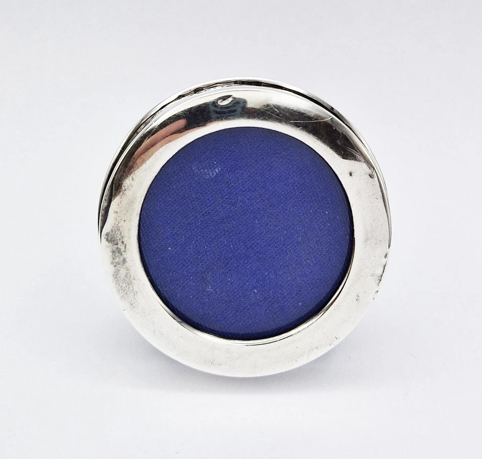 EDWARDIAN STERLING SILVER SMALL CIRCULAR PICTURE FRAME Birmingham 1904 - Image 2 of 4