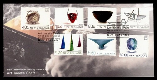 DR WHO 2002 NEW ZEALAND FDC ART/CRAFT COMBO $2 R38954