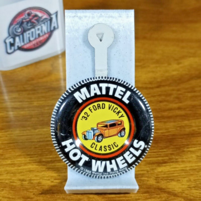 Vintage Hot Wheels Redline Classic '32 Ford Vicky Metal Button Hong Kong 1969