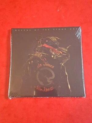 Disque CD Neuf Queens of the Stone Age In Times New Roman... CD NEW - Photo 1/3
