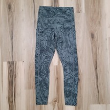 Athleta Ultimate Stash Pocket 7/8 Tight Leggings Womens XS Gray Print Yoga