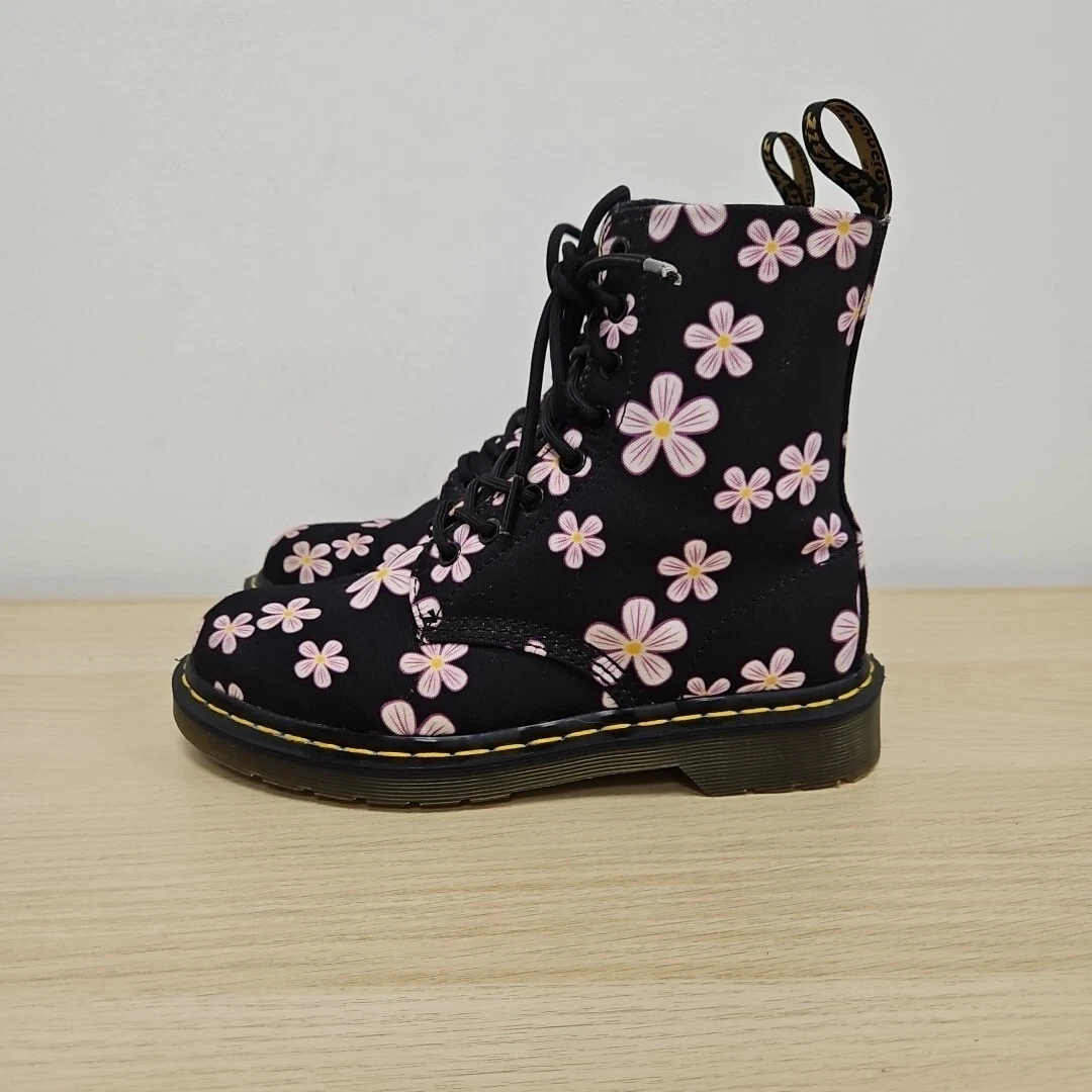 Dr martens hotsell page meadow