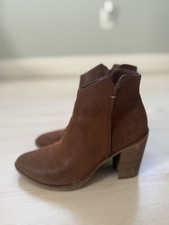 Used Brown MIA Patton Boot Heels Women s Size 6