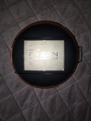 AMD YD190XA8AEWOF 4GHz 240V Ryzen Threadripper 1900X Processor