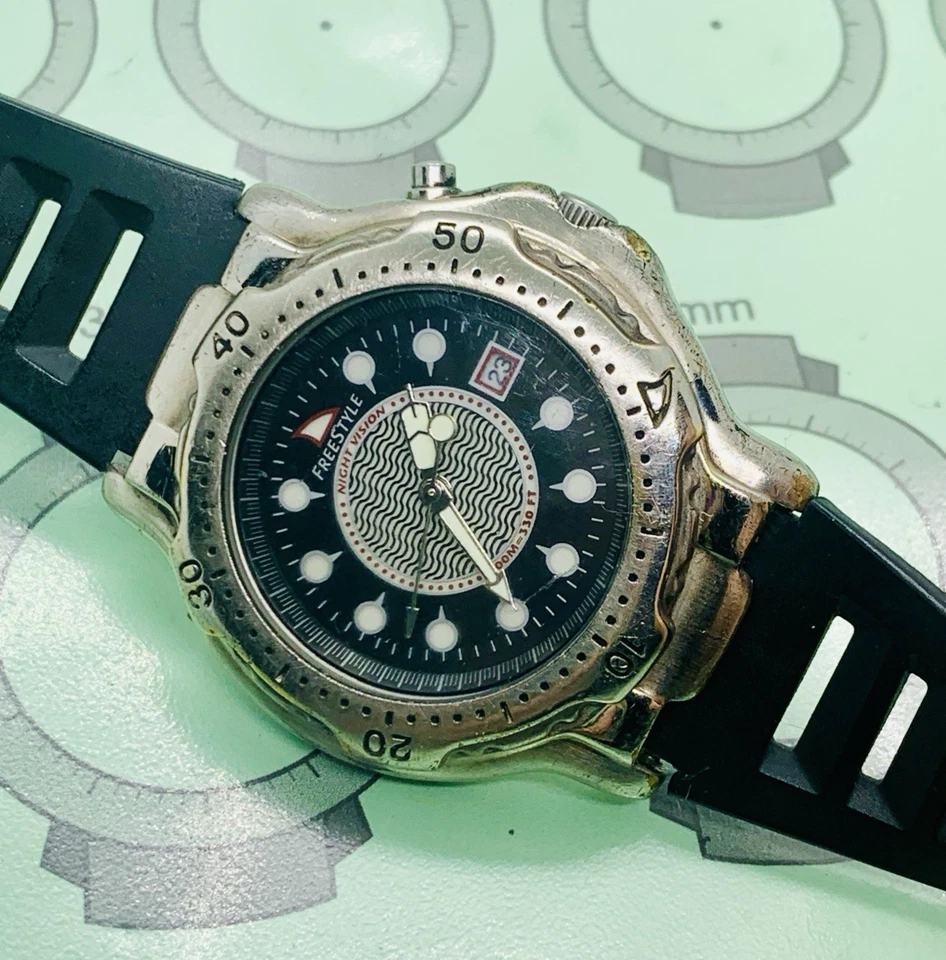 Фристайл дайвер ретро ночного видения серебро/черный резиновый ремешок мужские часы работают! - Изображение 3 из 4
