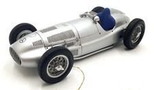 CMC 1/18 Scale Diecast DC23426E - Mercedes-Benz W165 1939 - Silver
