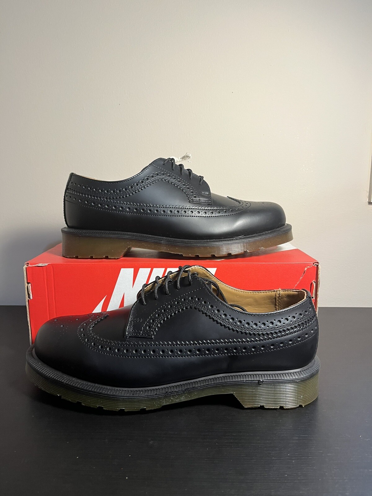 SMOOTH LEATHER BROGUE SHOE 