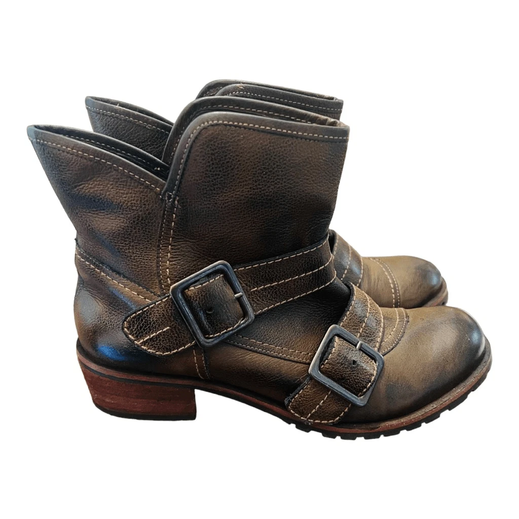 Andre Assous Robins Ankle Boots brown leather weatherproof buckle design Size 39