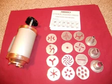 Mirro 16 pc Cookie Pastry Press 12 Discs & 3 Pastry Tips