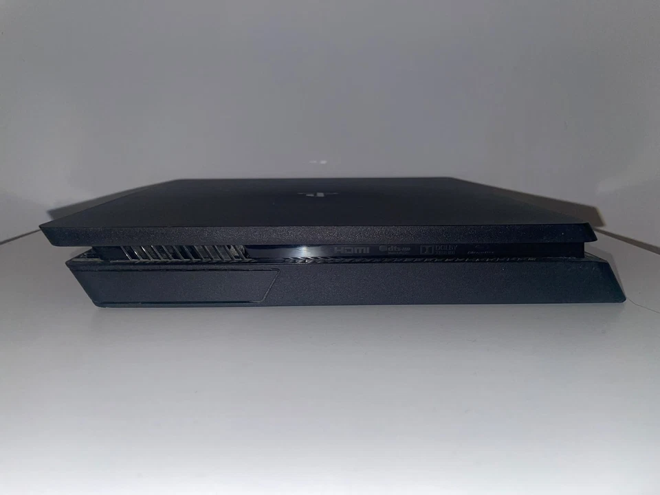 Sony PlayStation 4 Slim, foto 4 de 5