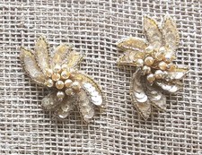 Vintage 1950s Gold Sequined Beaded Ladies Shoe Buckle Clips Floral 2.5"x1.5"