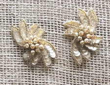 Vintage 1950s Gold Sequined Beaded Ladies Shoe Buckle Clips Floral 2.5"x1.5"