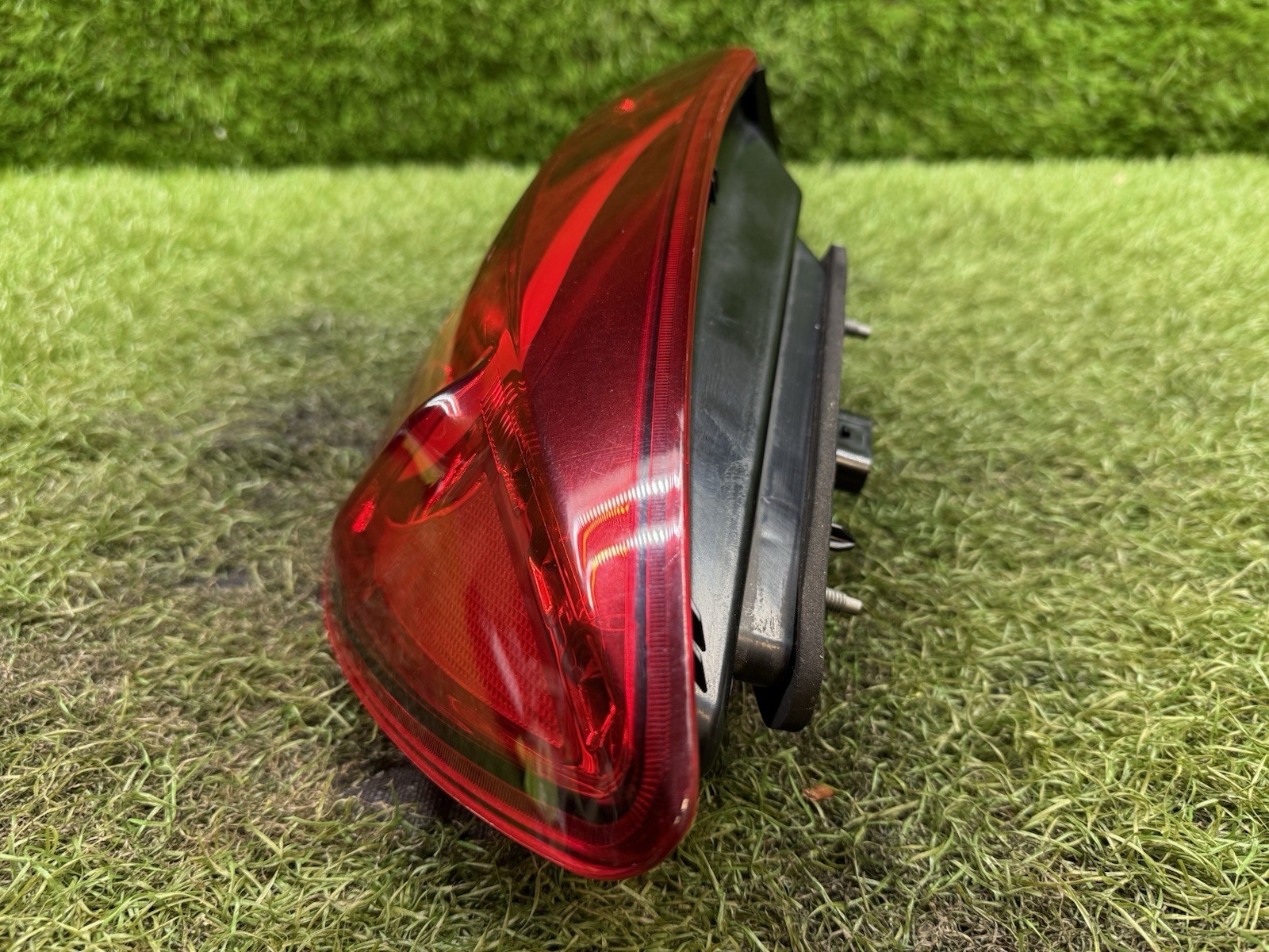 2014-20 Maserati Quattroporte M156 Right Outer Taillight Lamp LED Passenger Side