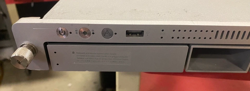 Apple Xserve Xeon 2.8 A1246 Q. Core Xeon E5462 2,8 GHz x2 4 GB RAM - Sin HDD/OS Foto 3 de 4