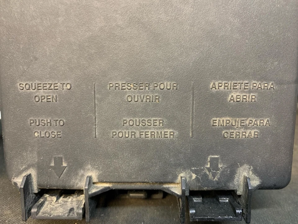 Fits 2008-2009 Dodge Avenger Body Control Module Fuse Box OEM#:68048352AA Foto 2 de 4