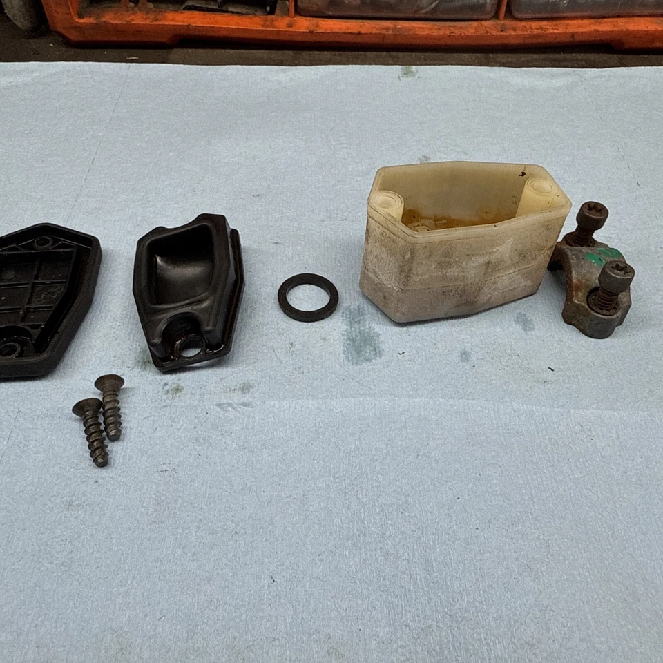 1996 - 1997 Arctic Cat ZRT,  powder extreme 600  Master  Brake Cylinder Parts - Image 2 of 3