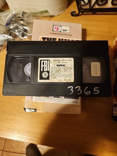 The Hills Have Eyes 1&2 Vhs - Picture 2 of 9