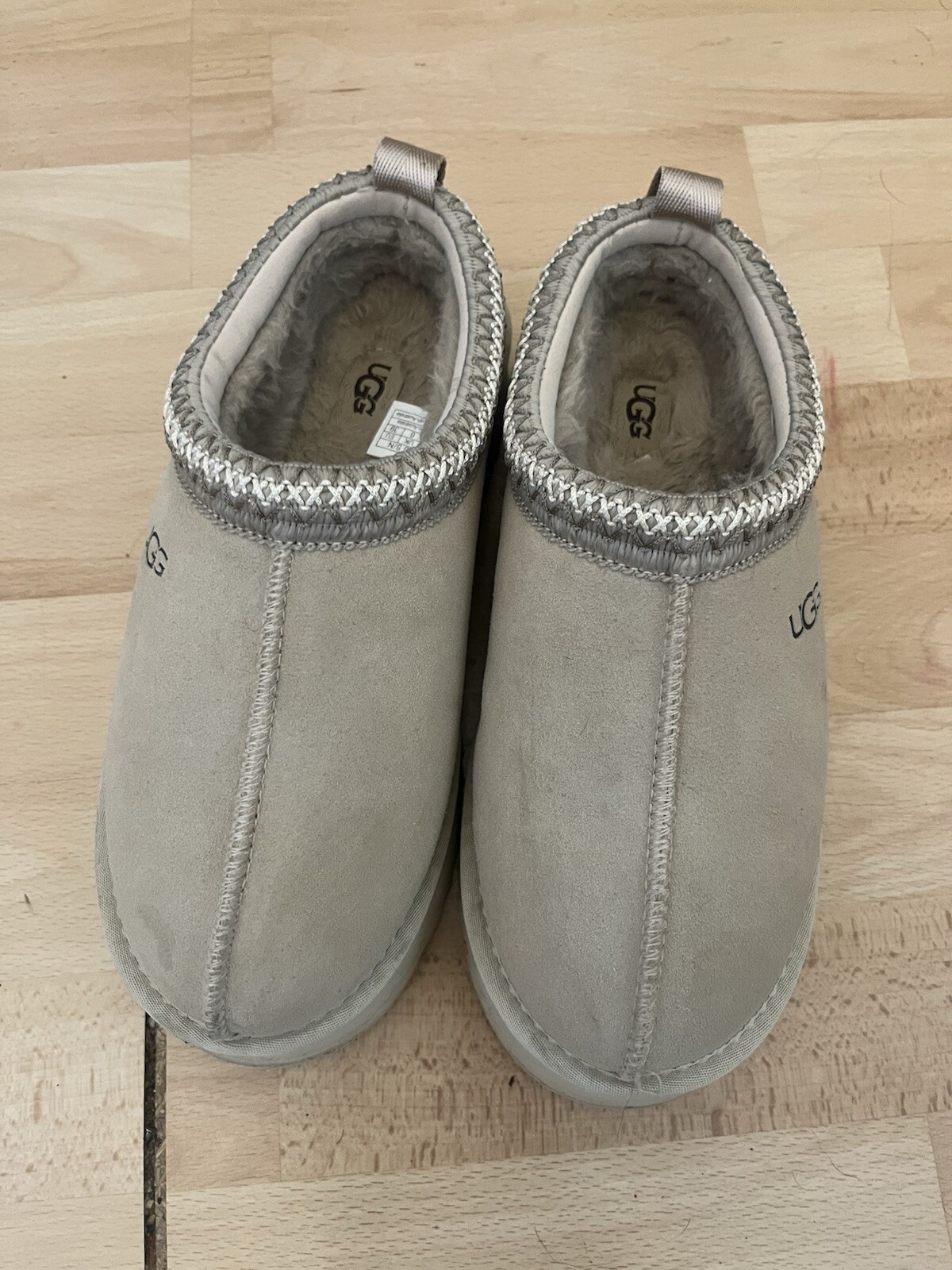 SAOLA UGG Australia Pantofole Donna Beige Taglia 6UK indossate solo una volta regalo indesiderato