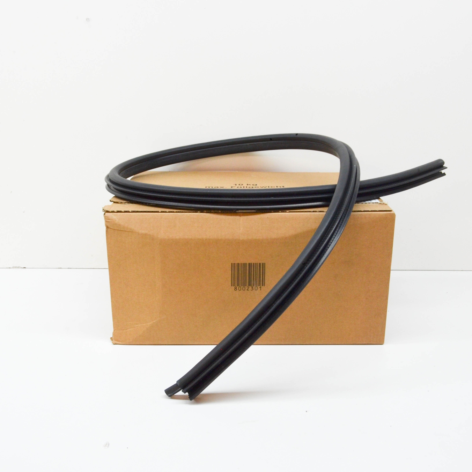 OEM BMW Z3 Roadster E36 Front Right Door Seal 51718397376 8397376 