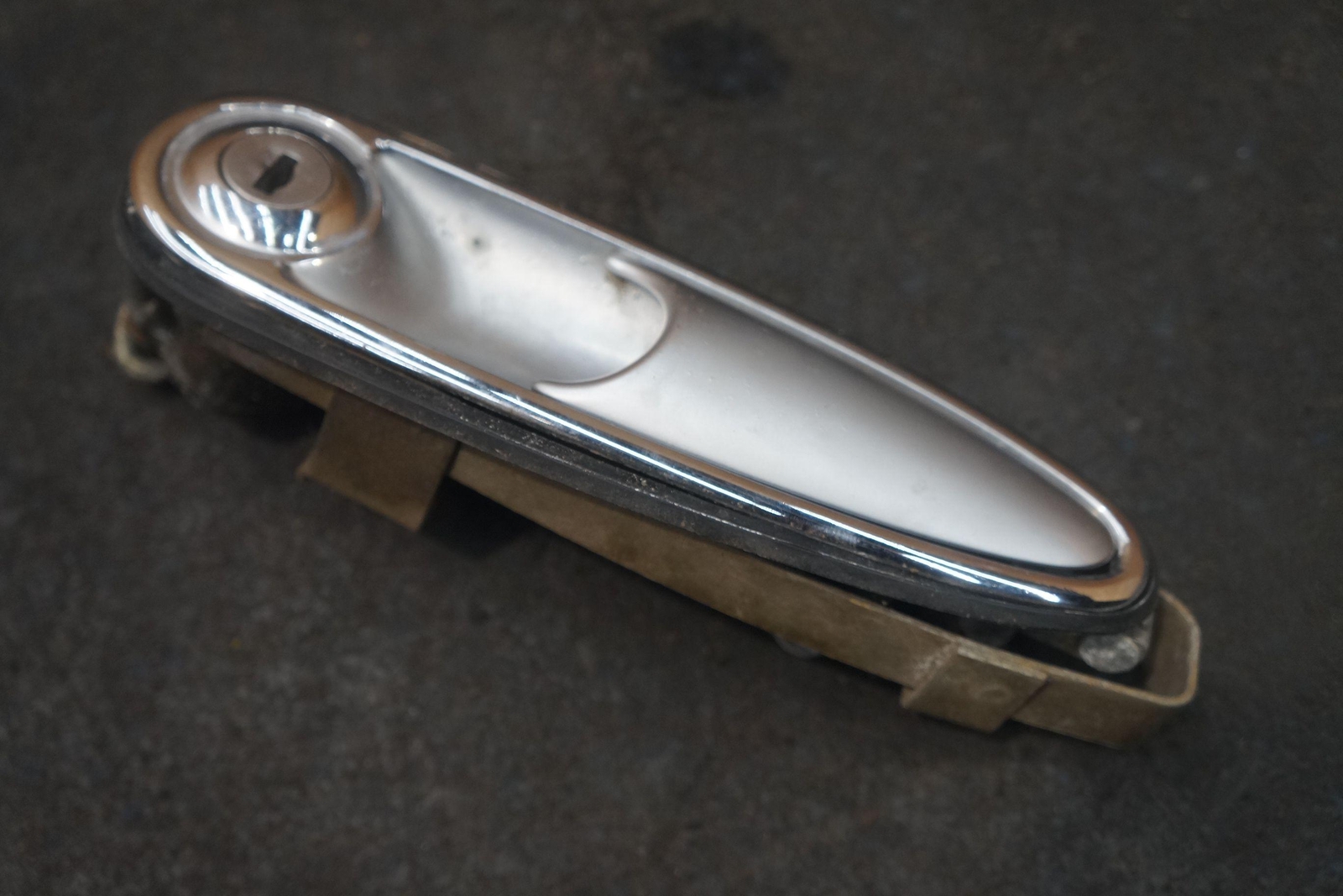 Front Left Driver Door Exterior Outside Outer Handle 60633400 Ferrari Mondial 82