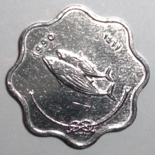 1990 Maldives Islands 5 laari Scalloped Coin Bonito fish Animal Wildlife