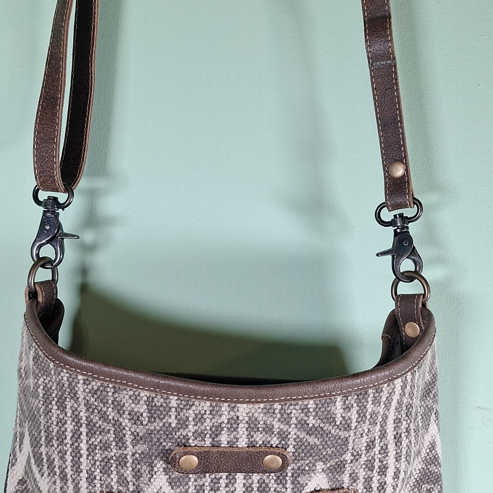 Myra Geometric Pattern Distressed Shoulder Bag Gr… - image 3
