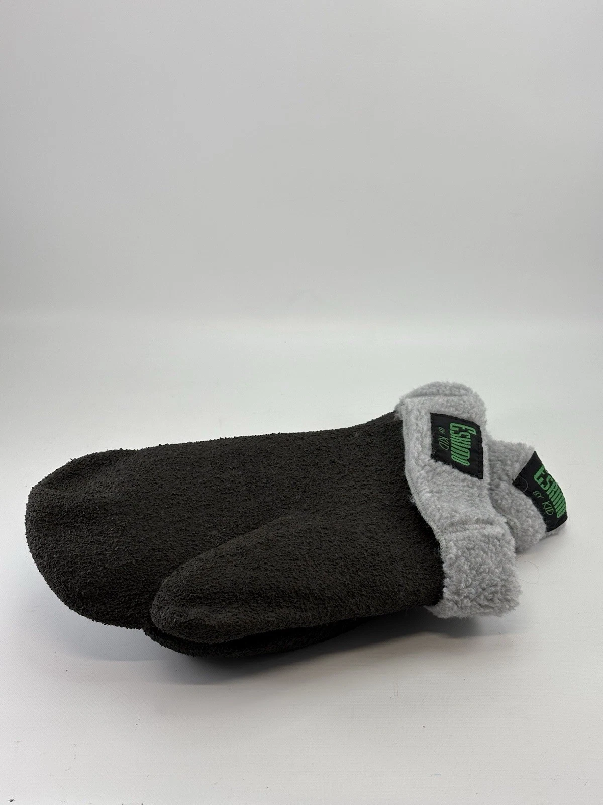 Swedish-Canadian Eskimo Gloves Adult Lg by KID GLOVES CANADA, INC