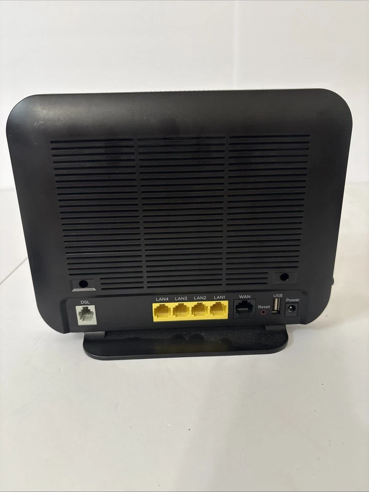 Motorola MD1600 VDSL2/ADSL2+ Modem and AC1600 WiFi Gigabit Router - Black - Image 2 of 3