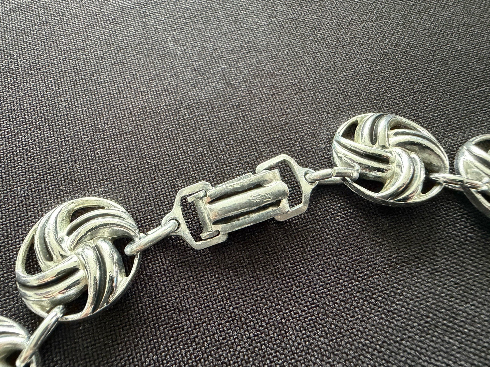 Vintage Interlocking Link Lightweight Silver Tone… - image 4
