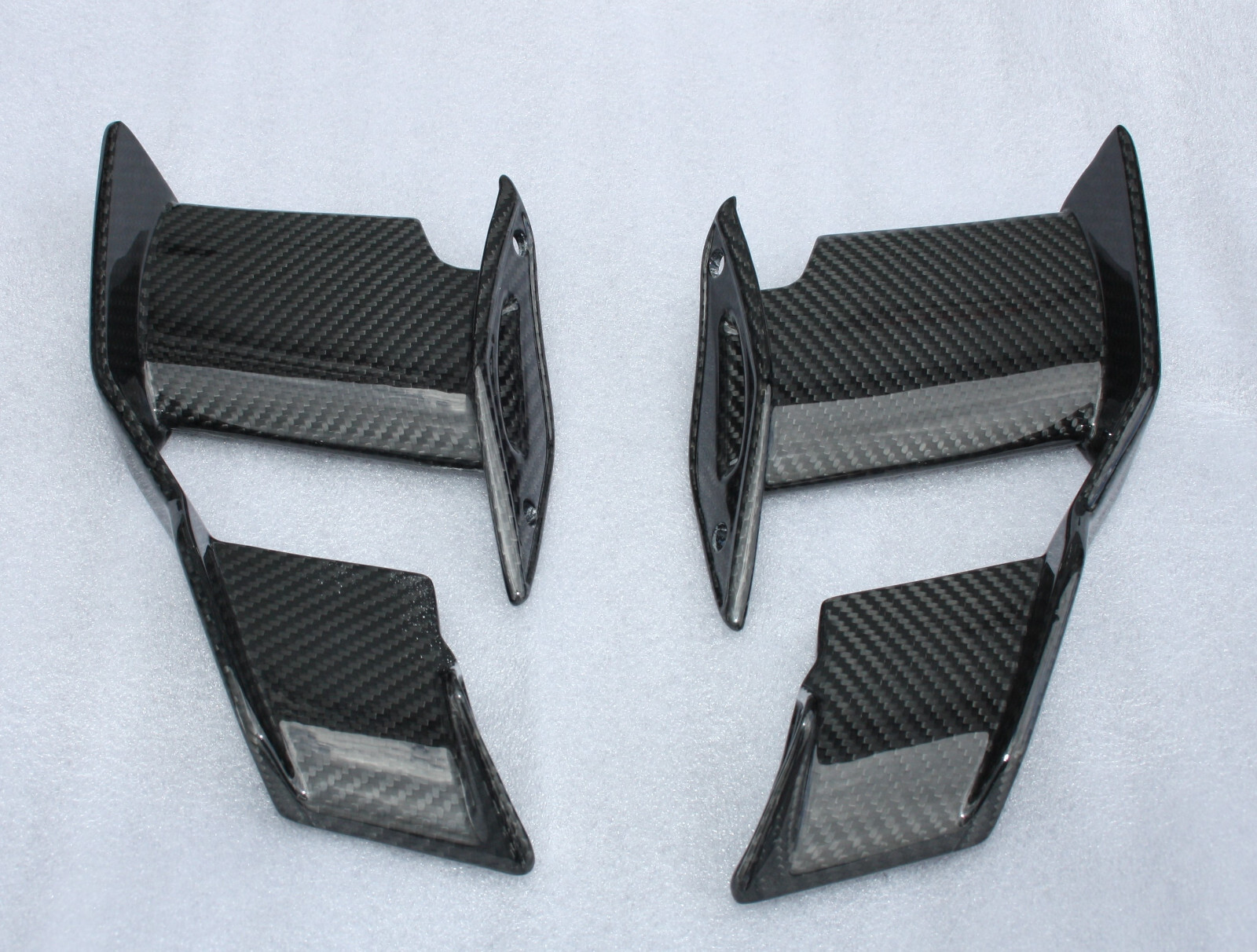 Ailerons wings BMW S1000R carbone pour éliminer le guidonnage à haute vitesse