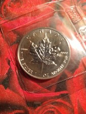 1989 $5 **SILVER** CANADA MAPLE LEAF QUEEN ELIZABETH IN ORIGINAL PLASTIC CASING 