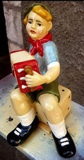 Statua /Scultura  / Stampa Primi "900 Bambino Con Fisarmonica 