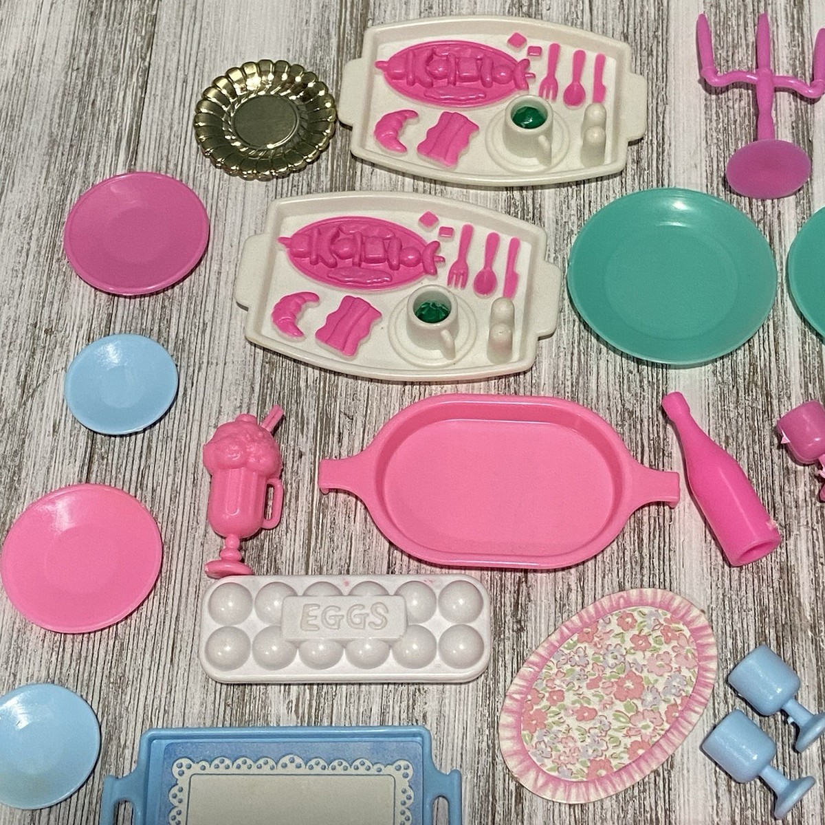 Vintage Barbie Kitchen Table & Chairs Food Accessories Plates 90