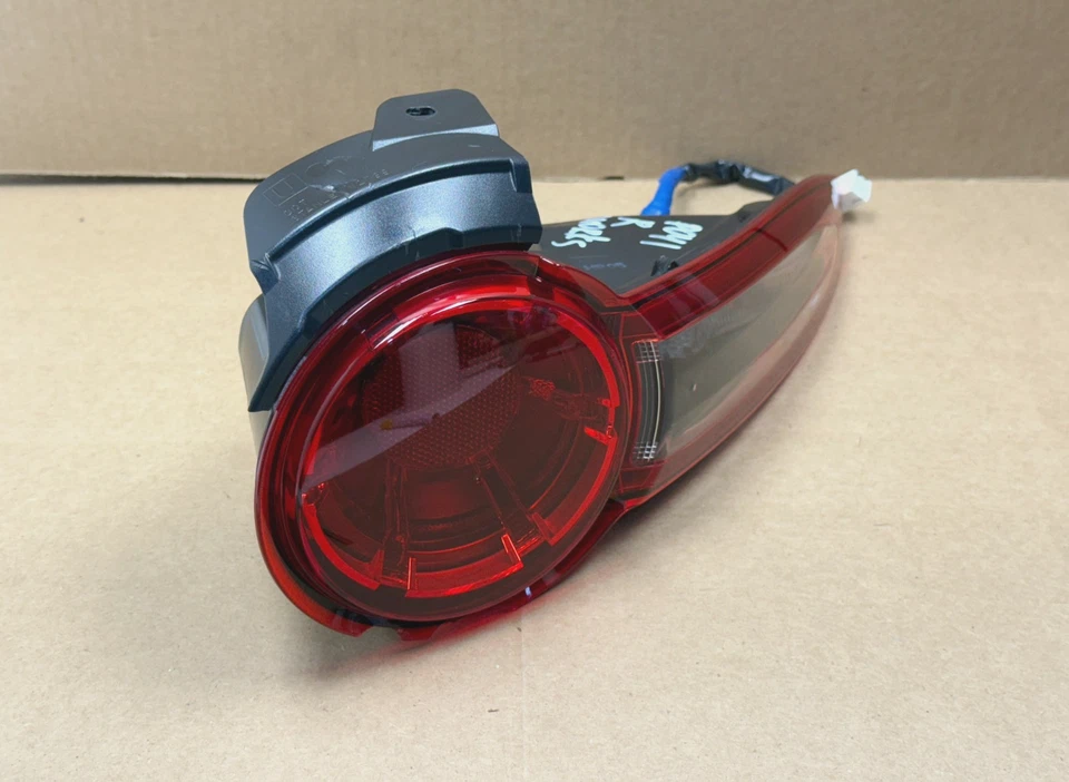 Luz trasera LED lateral derecha Mazda MX-5 Miata Pass 2016-2021 PO41 OEM *grieta* Foto 2 de 4