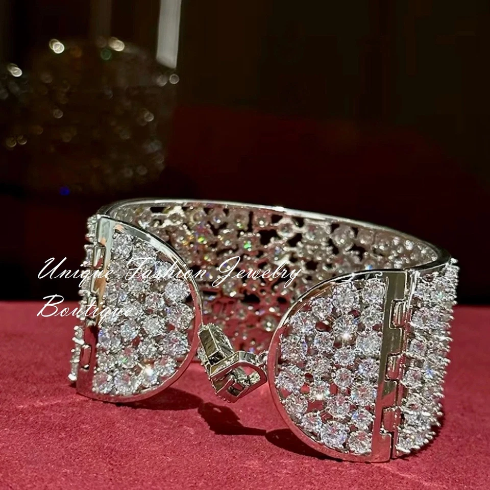 Brazalete de boda de diamantes simulados de 25 quilates enchapado en oro blanco de 18 quilates joyería nupcial Foto 3 de 4