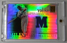 Robin Yount Jersey Card 2002 Topps Tribute Milestone Materials Milwaukee Brewers