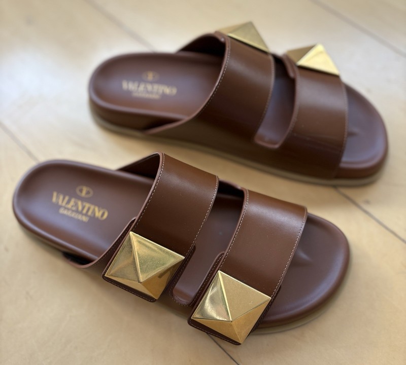 Valentino Garavani Roman Stud Slide Tan Brown IT39