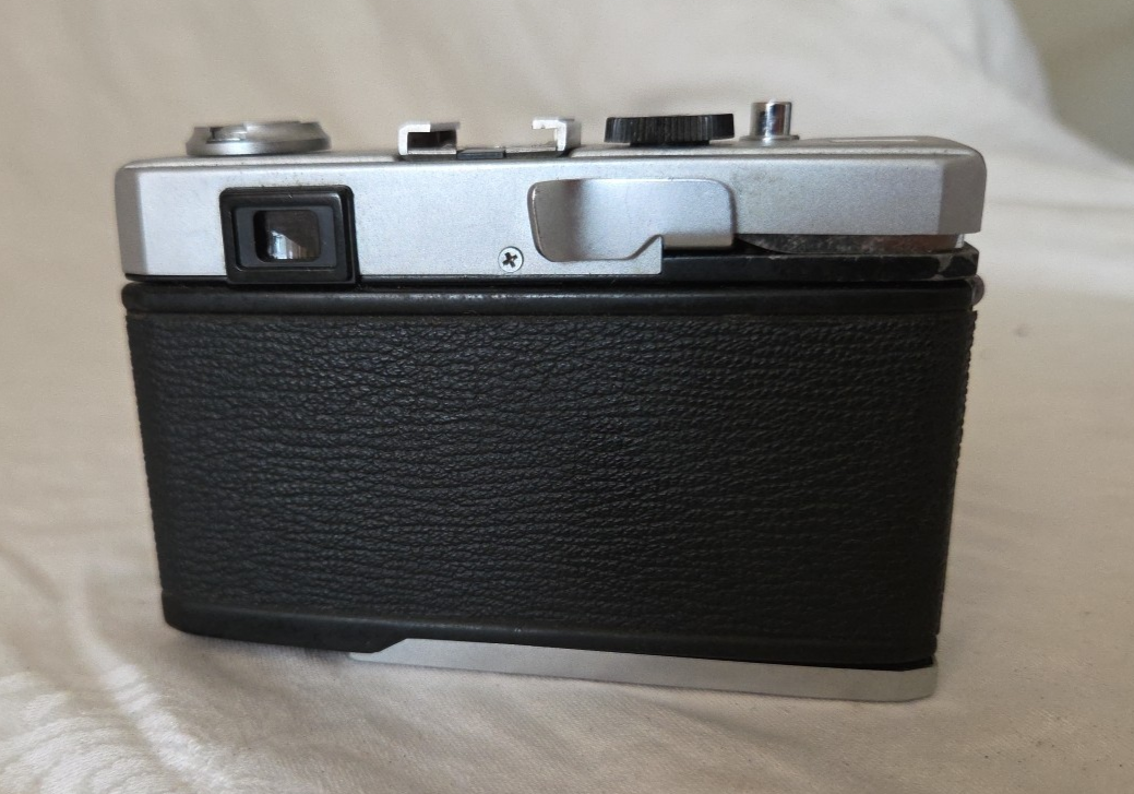 Olympus 35 RC 35mm Rangefinder 35mm Camera w/ 42mm F2.8 Lens