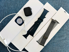 Apple Watch Series 8 GPS 45 Smartwatch blau, Silikonarmband + Milanaise