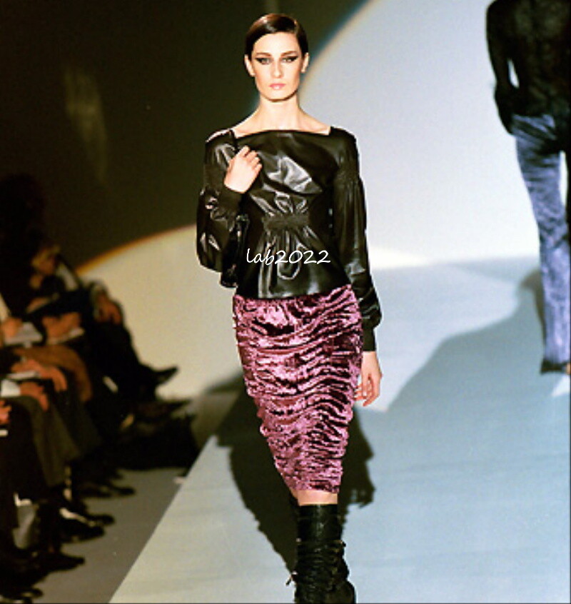 Gucci Tom Ford 1999 Black Leather Smocked Back Zip Jacket Gucci Tom Ford 1999 Black Leather Smocked Back Zip Jacket