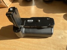 Canon BG-E1 Vertical Grip/Battery Holder for EOS Digital Rebel Good Condition
