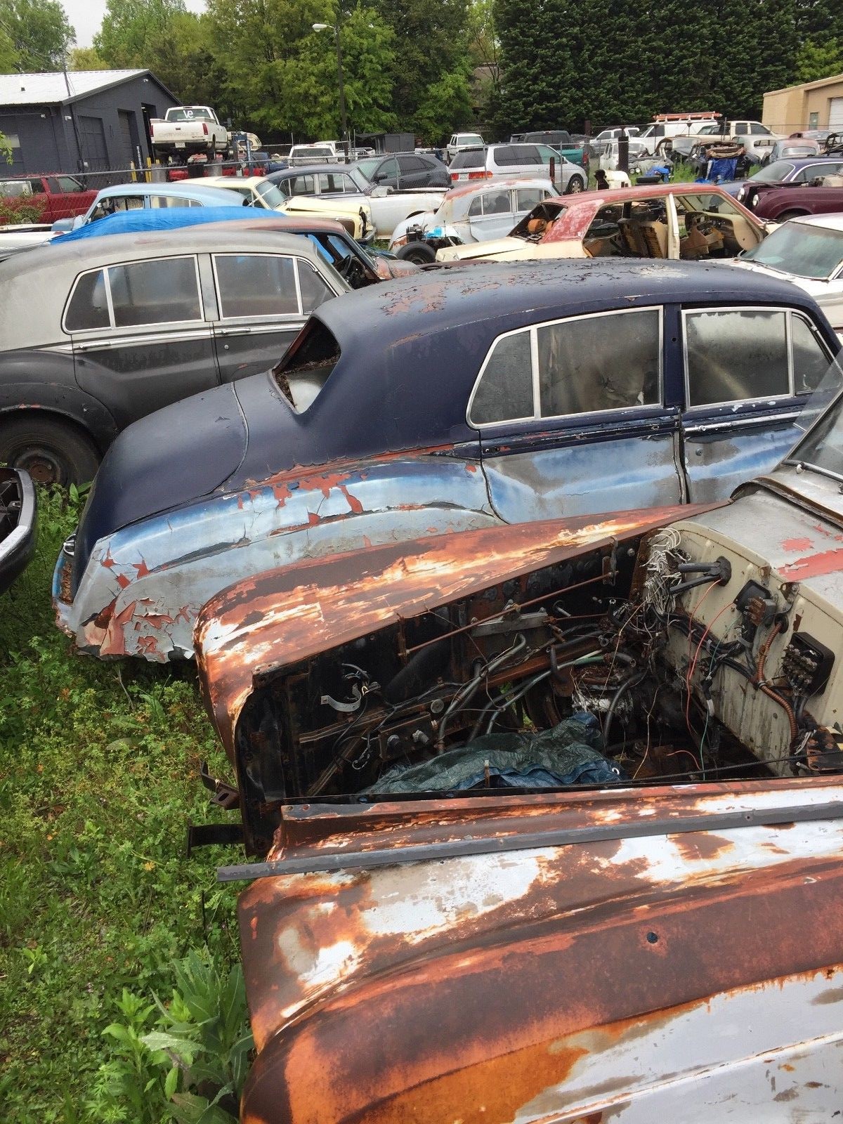 ROLLS ROYCE CLOUD 55-62 BENTLEY LIGHT HOUSING. THE WORLDS LARGEST USED INVENTORY