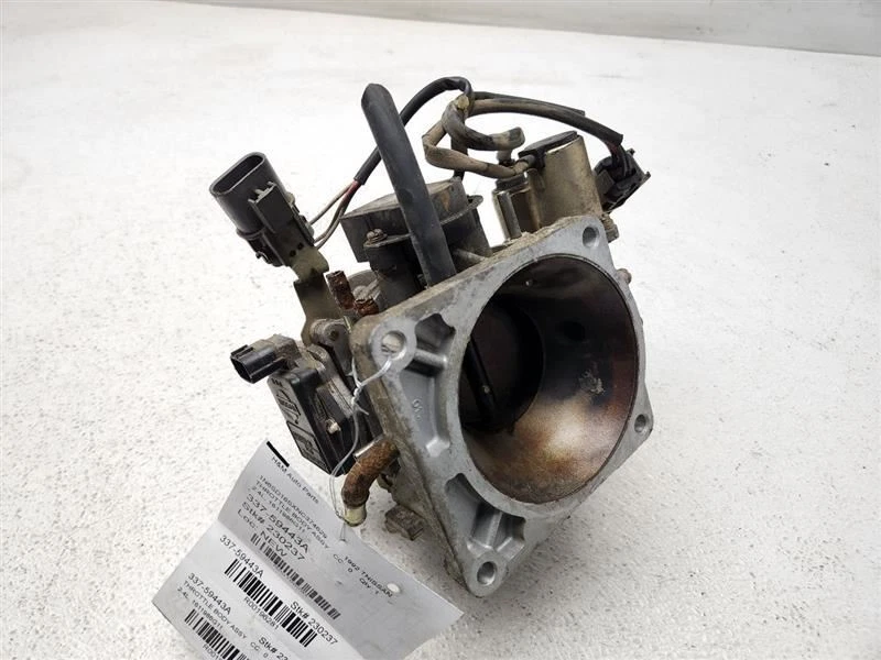 1991 1992 1993 Nissan Pickup corpo do acelerador 4 cilindros através de 3/92 fabricante de equipamento original 1611986G11 - Imagem 3 de 4