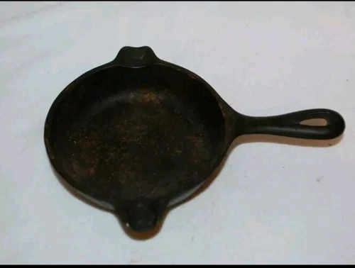 Vintage Wagner Ware 1050C CAST IRON Mini Frying Pan Skillet  Ashtray